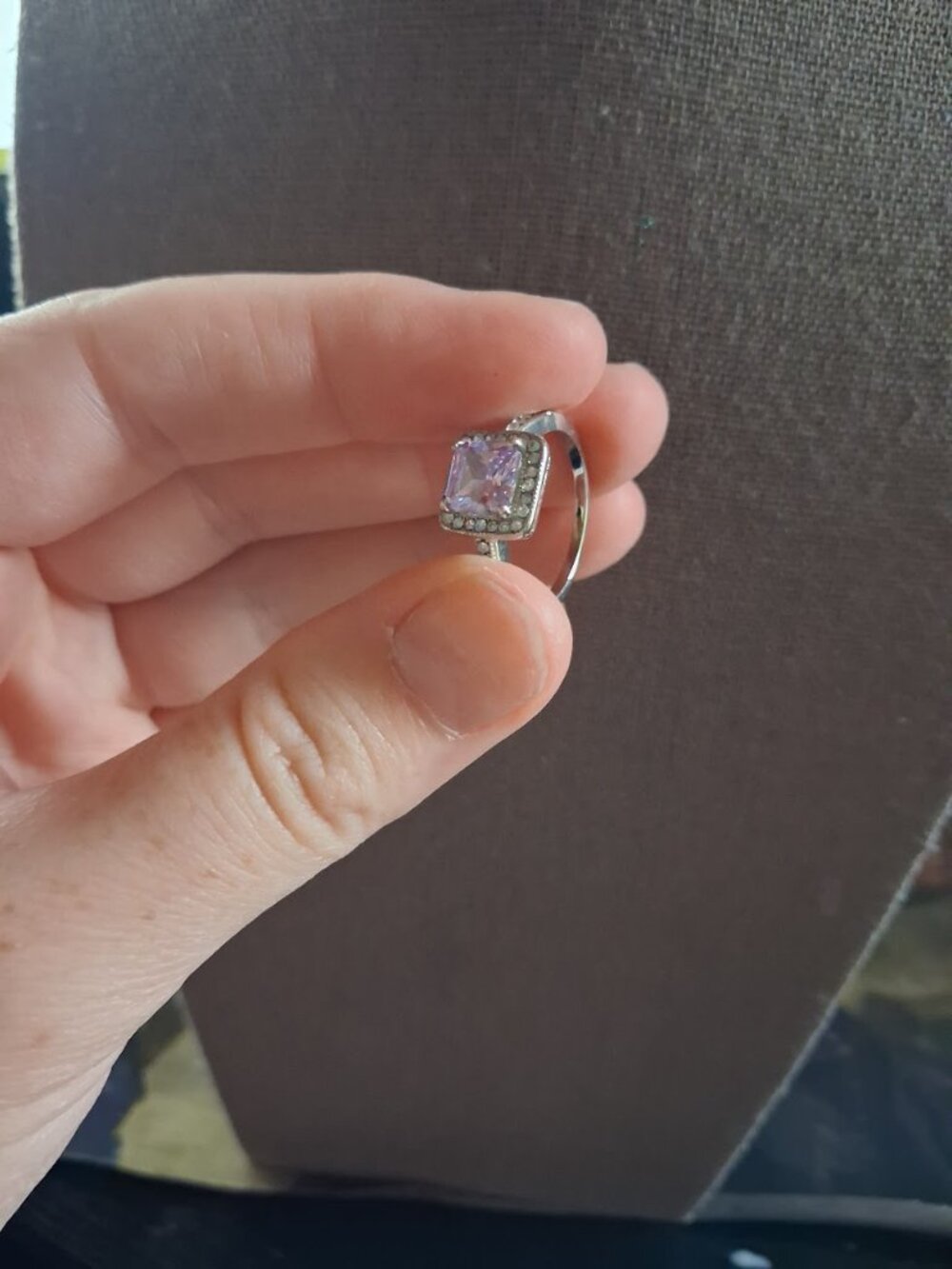 Purple stoned ring - Picture 6 of 6